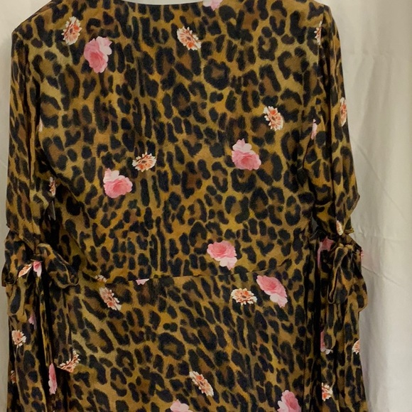 Leopard Print with Pink Flowers Silk-blend Flowing Blouse by Nicole Miller - NWT - Picture 4 of 12